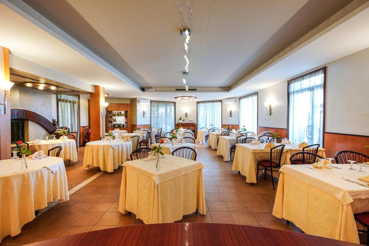 Hotel Murgia Сантерамо ин Коле Екстериор снимка