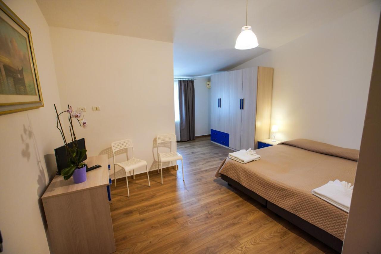 Hotel Murgia Сантерамо ин Коле Екстериор снимка