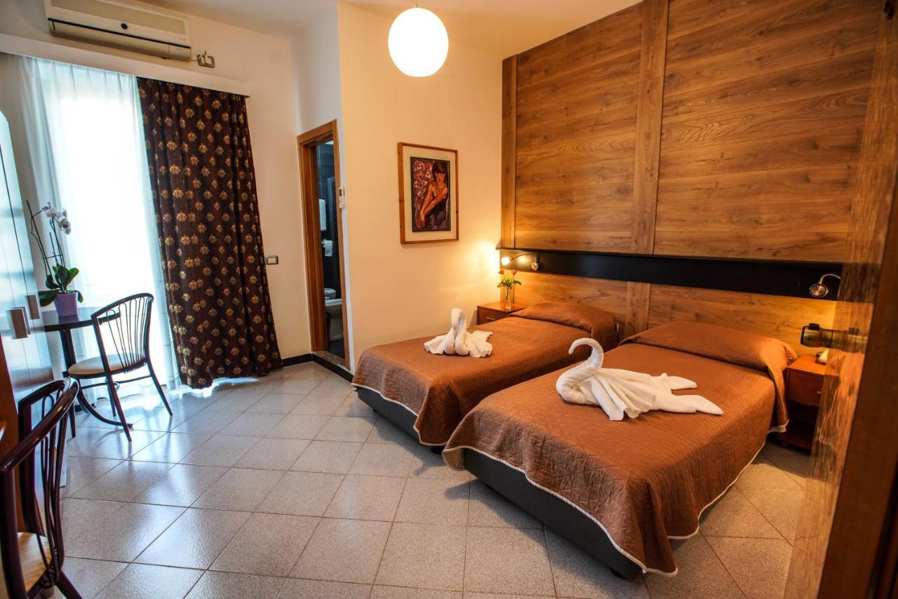 Hotel Murgia Сантерамо ин Коле Екстериор снимка