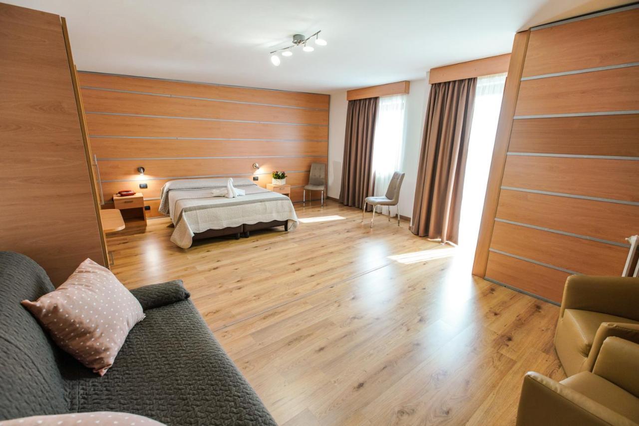 Hotel Murgia Сантерамо ин Коле Екстериор снимка