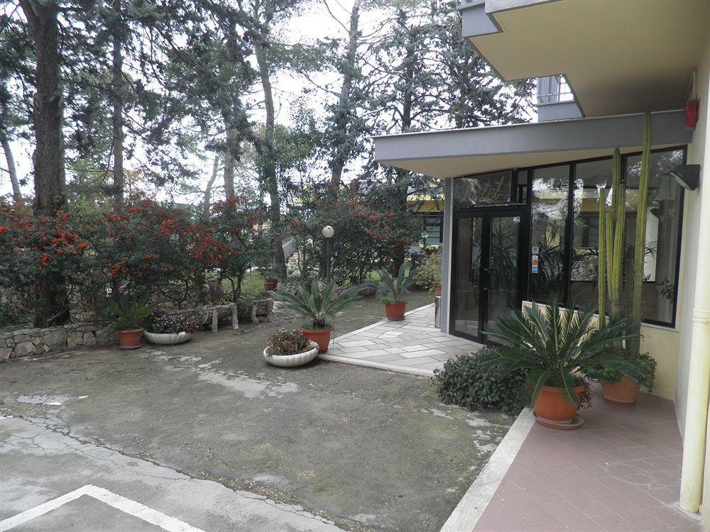Hotel Murgia Сантерамо ин Коле Екстериор снимка