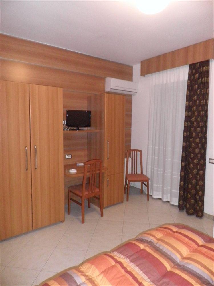 Hotel Murgia Сантерамо ин Коле Екстериор снимка