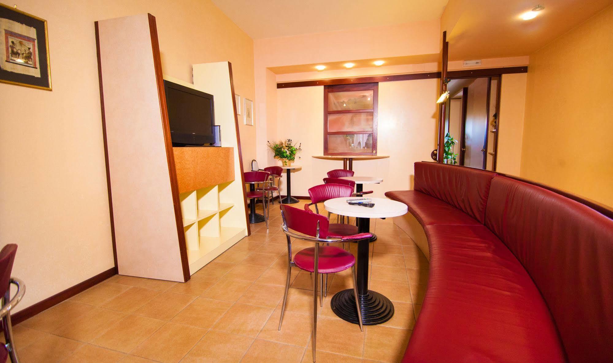 Hotel Murgia Сантерамо ин Коле Екстериор снимка